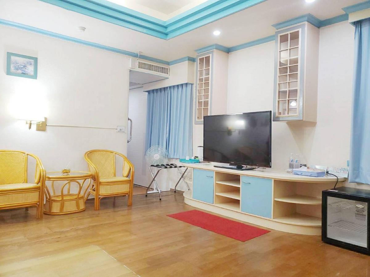 Hua Ku Hotel Тайнань Экстерьер фото