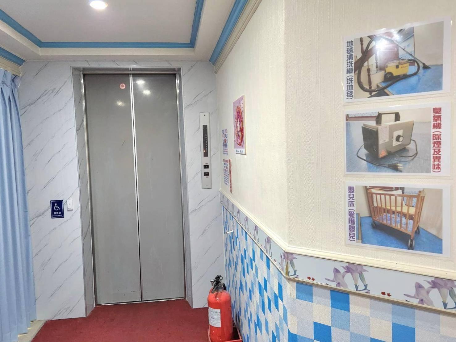 Hua Ku Hotel Тайнань Экстерьер фото